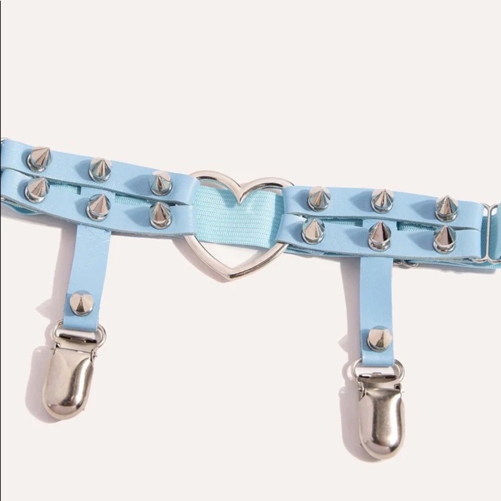 Leg garter belt
